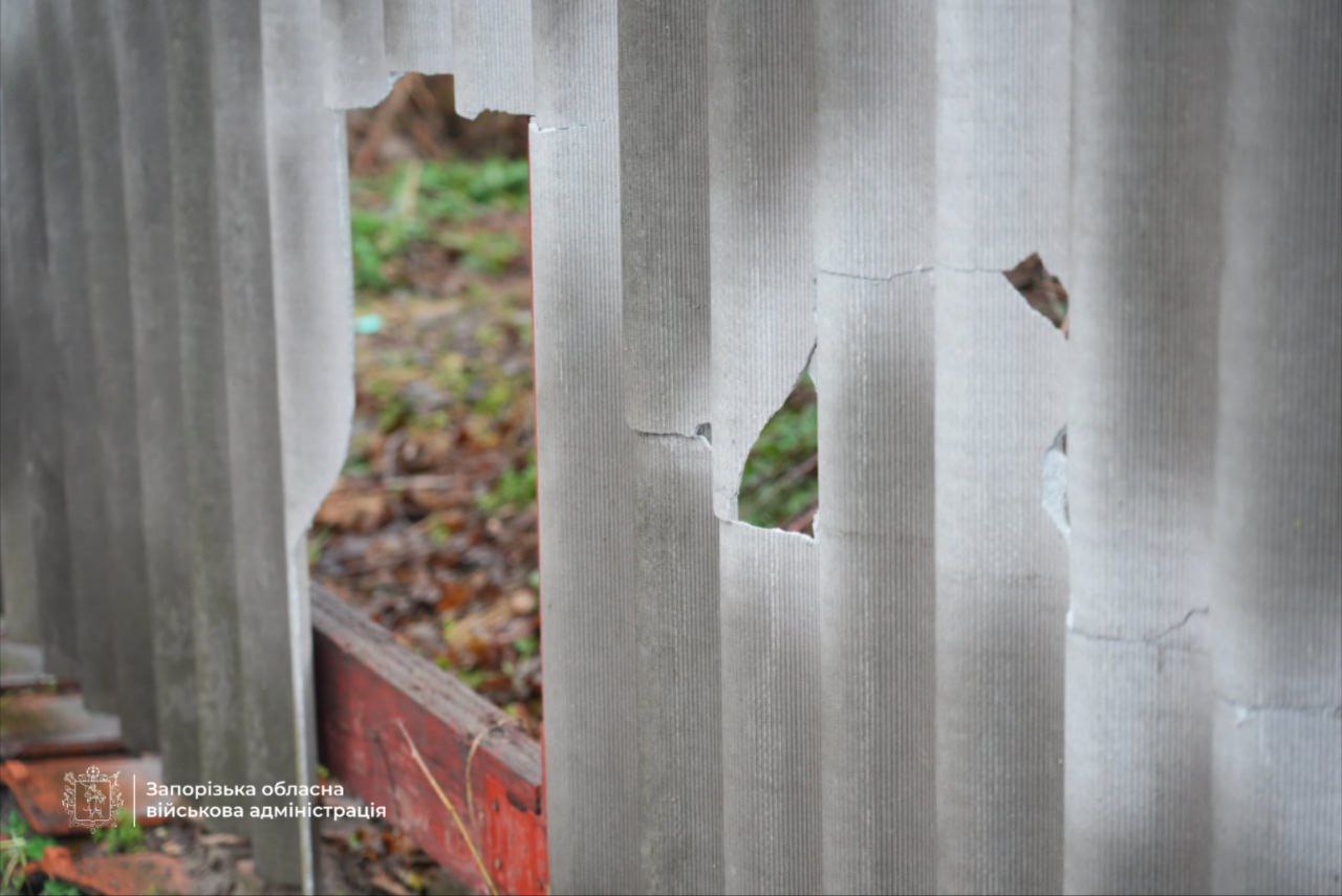 У Запоріжжі ворожий дрон вдарив по будинках